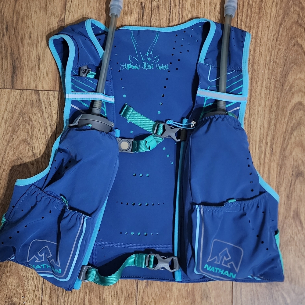 Womens Nathan Vaporhowe Hydration Vest